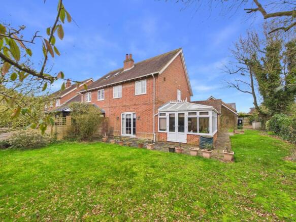 3 bed property, in Brickyard Lane, £550,000
