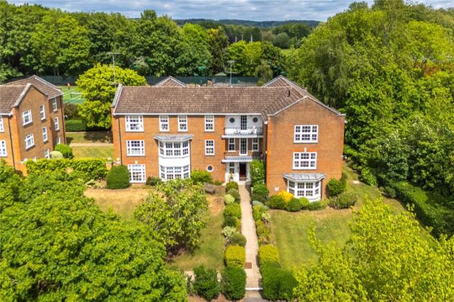 3 bed property, in Phyllis Court Drive, £1,750,000