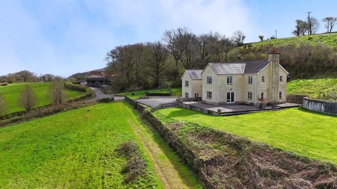 5 bed property, in Llanarthney, £1,000,000