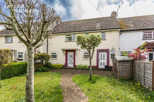 4 bed property, in Hawkhurst Road, £425,000