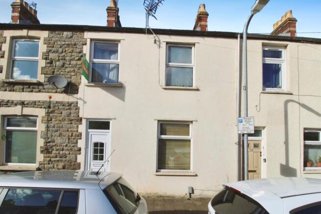 3 bed property, in Emerald Street, £170,000