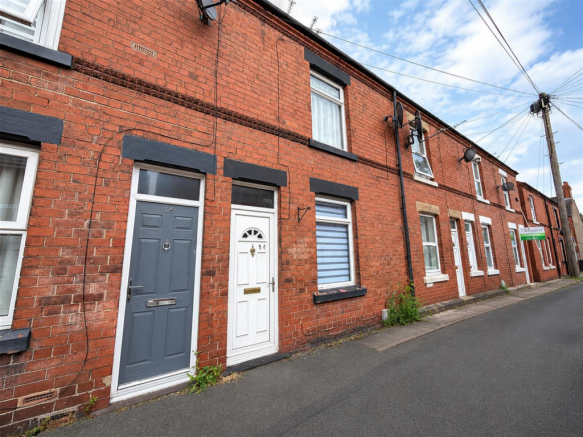 2 bed property, in Villiers Street, £130,000