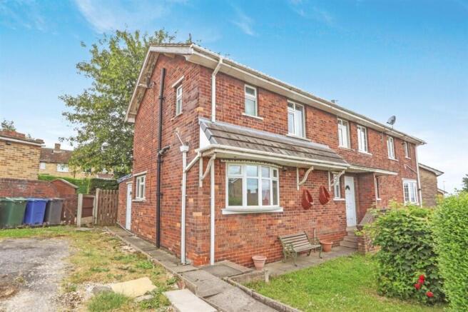 3 bed property, in Lilac Crescent, £90,000