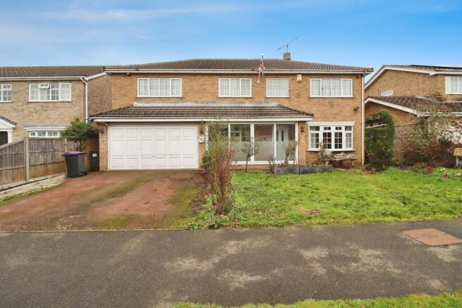 5 bed property, in Sibthorpe Drive, £350,000