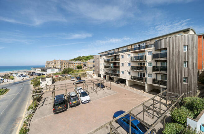 2 bed property, in Watergate Bay, £375,000