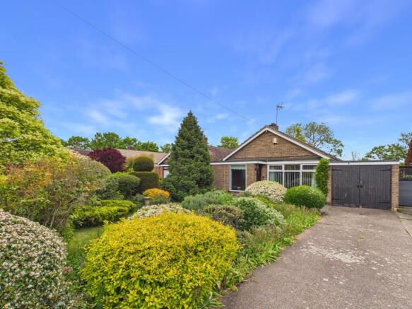2 bed property, in Ambaston Lane, £350,000