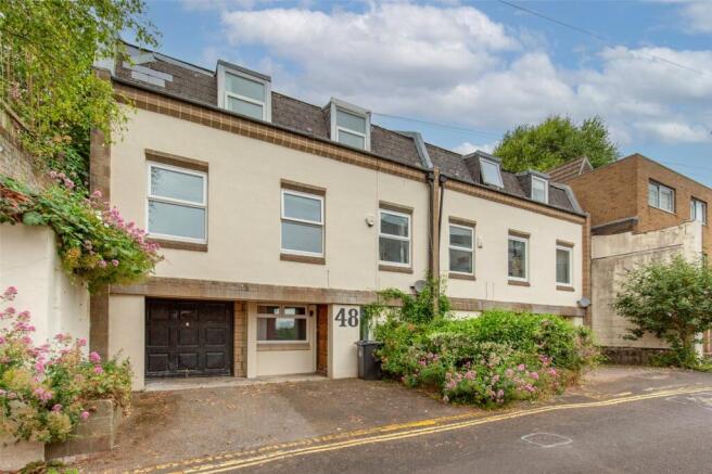 6 bed property, in Dove Street, £600,000