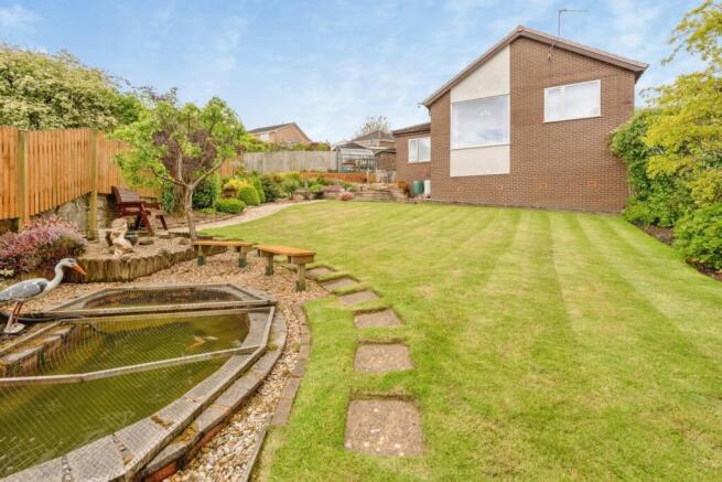 3 bed property, in Glendale Close, £375,000