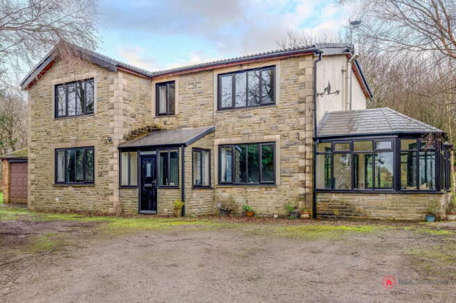 3 bed property, in Pimbo Lane, £825,000