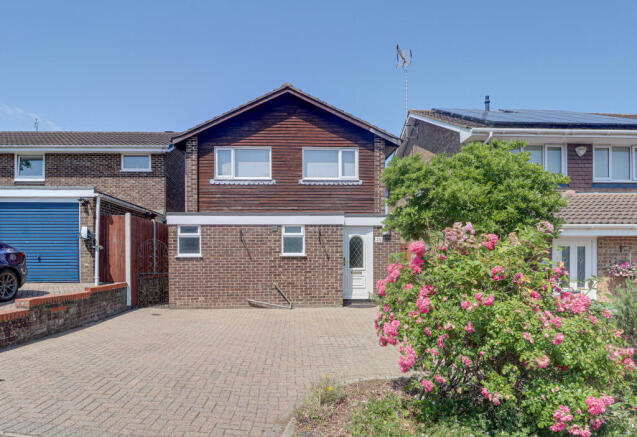 4 bed property, in Ranleigh Walk, £750,000