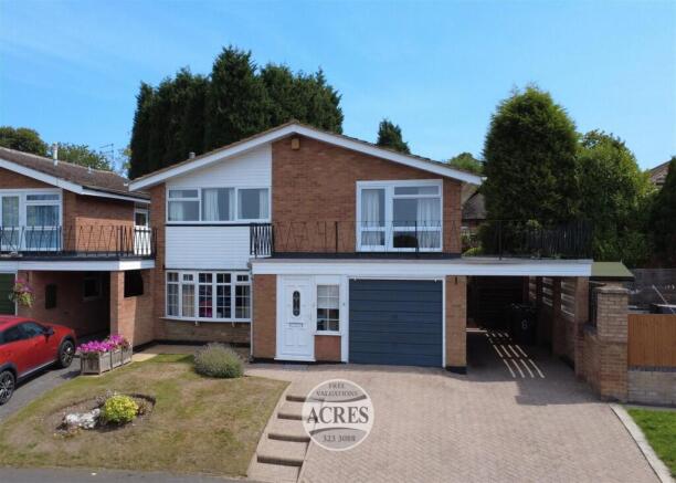 3 bed property, in Highcroft Drive, £600,000
