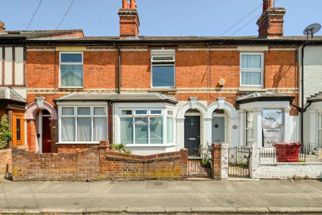 2 bed property, in Coldicutt Street, £395,000