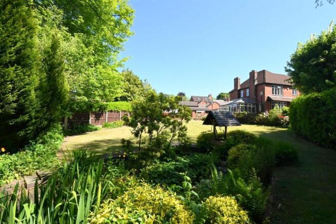4 bed property, in Davant House, £782,500