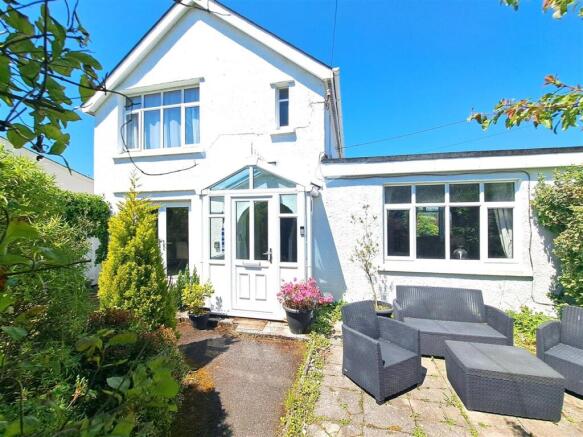 2 bed property, in Treverva, £425,000