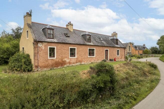 3 bed property, in Newmills House, £300,000