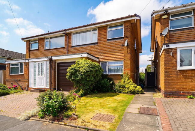 3 bed property, in Green Acres, £230,000