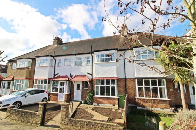 3 bed property, in Glanfield Road, £625,000