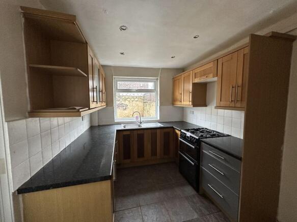2 bed property, in Hereford Road, £115,000