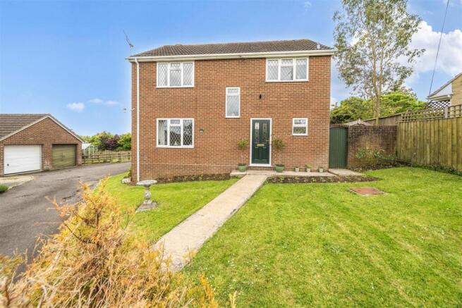 3 bed property, in Station Road, £445,000