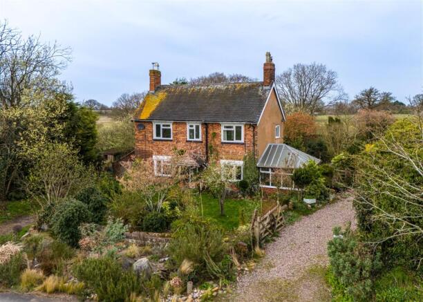 3 bed property, in Gailey House, £450,000
