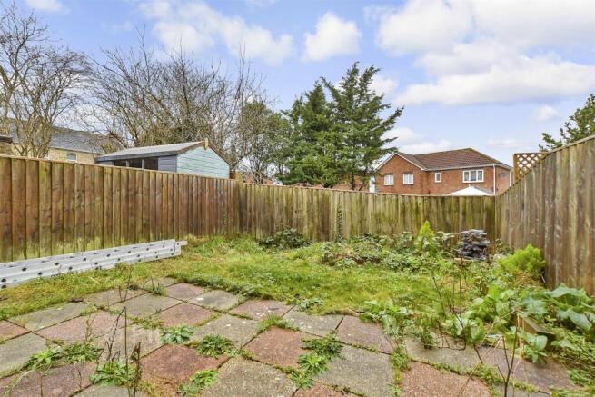3 bed property, in Spring Walk, £200,000