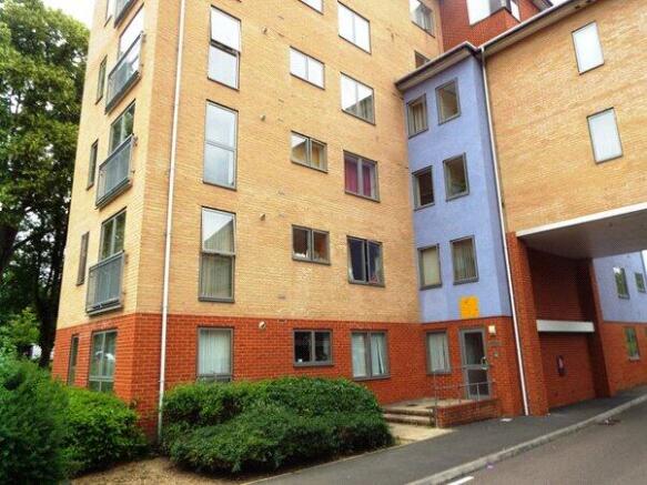 2 bed property, in Kilby Road, £220,000