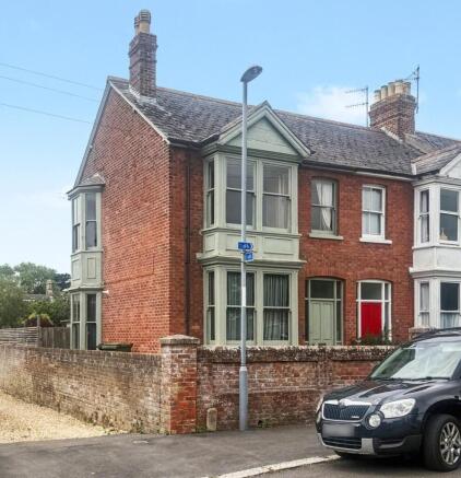 3 bed property, in Alexandra Road, £425,000
