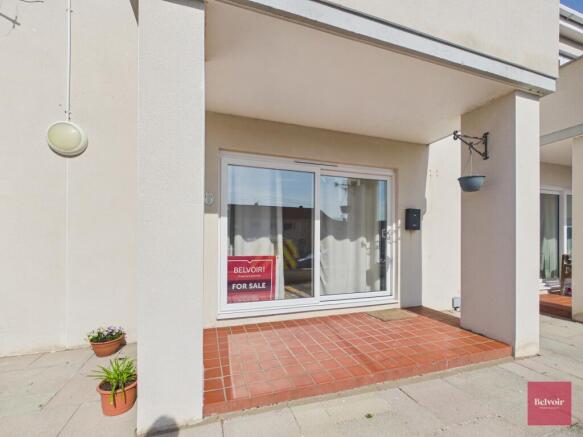 1 bed property, in Vanewood Court, £130,000