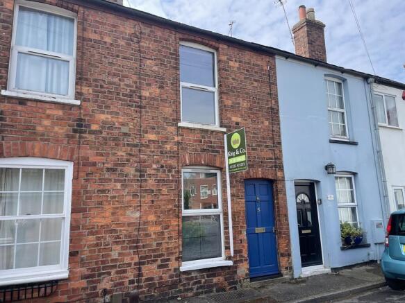 2 bed property, in Lillys Road, £174,950