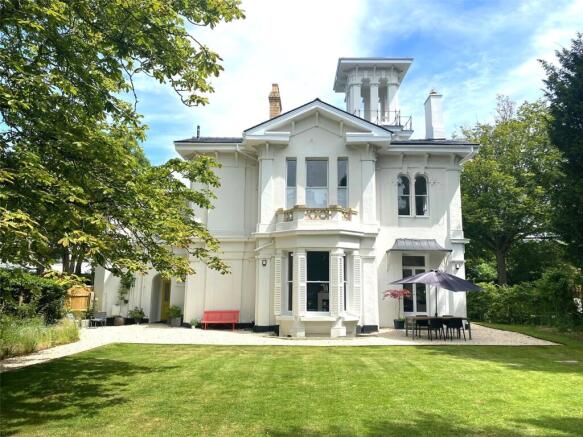 6 bed property, in The Park, £1,695,000