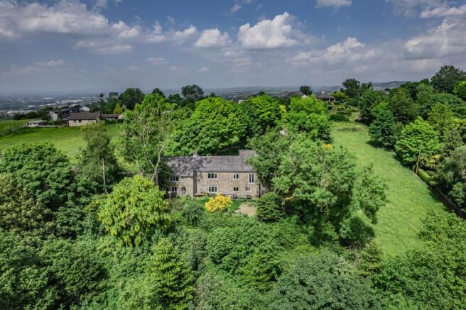 5 bed property, in Tobits Farm, £575,000