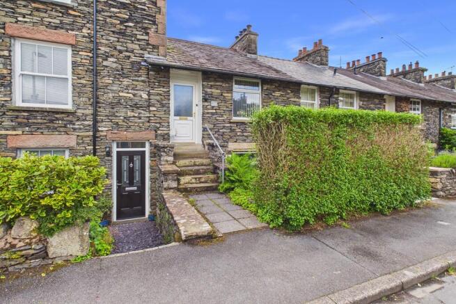 2 bed property, in 20 Upper Oak Street, £275,000