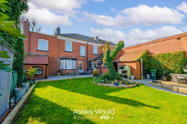 5 bed property, in Beeches Road, £475,000