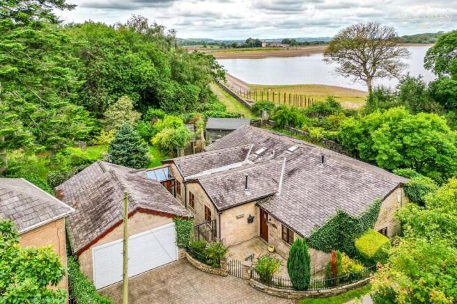 4 bed property, in Dryfield Lane, £775,000