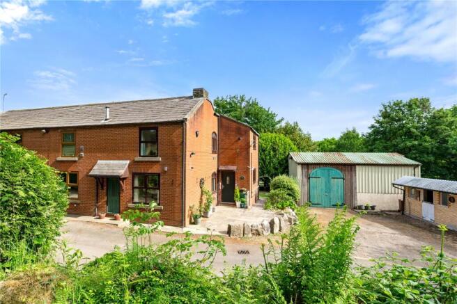 2 bed property, in Halliwell Lane, £600,000
