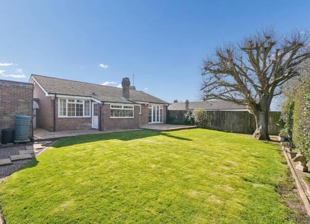 3 bed property, in Orchard Way, £500,000