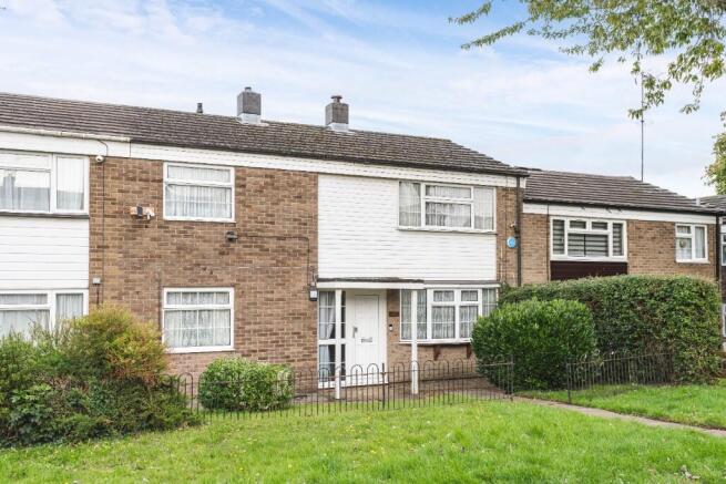 4 bed property, in Webb Rise, £400,000
