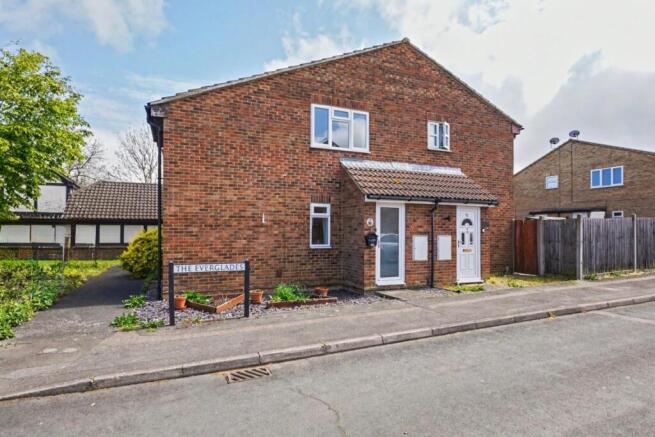 1 bed property, in The Everglades, £210,000