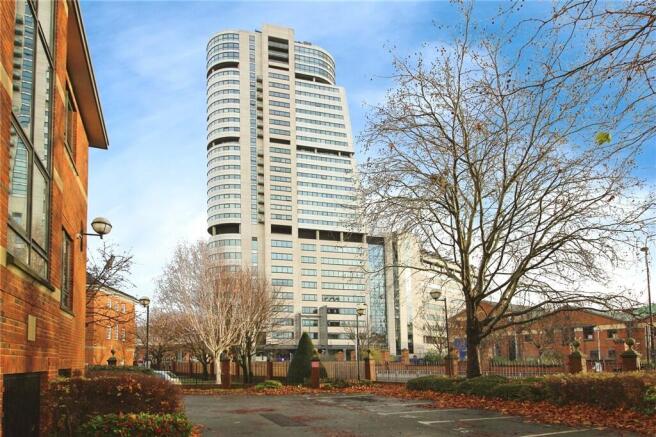 1 bed property, in Water Lane, £98,000