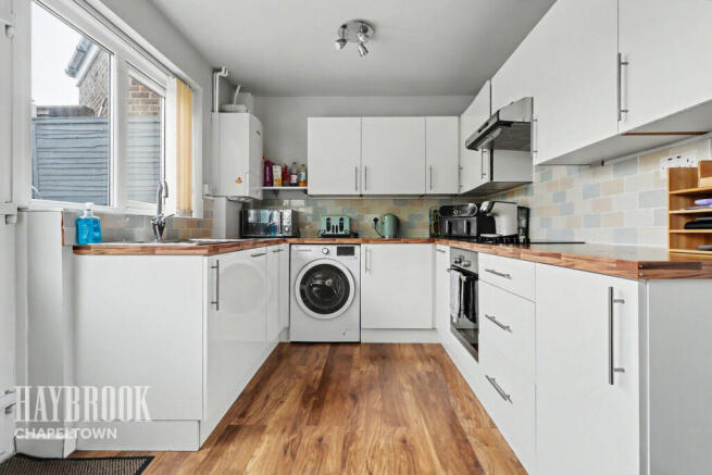 3 bed property, in Blackburn Drive, £240,000