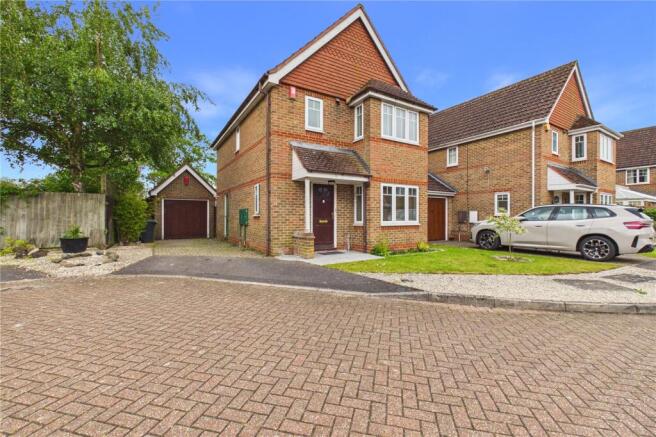 3 bed property, in Swan Drive, £475,000