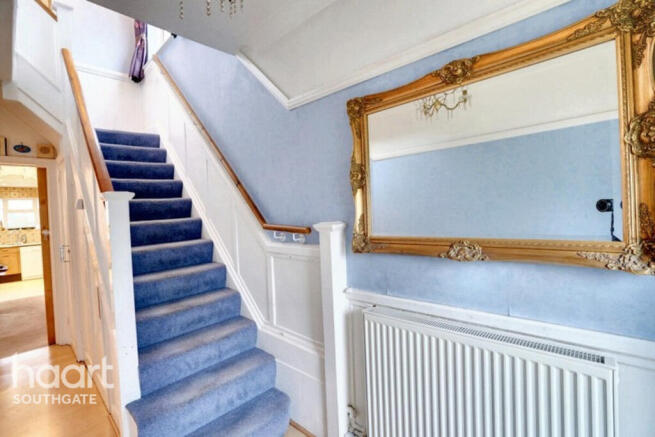 3 bed property, in Chase Road, £725,000