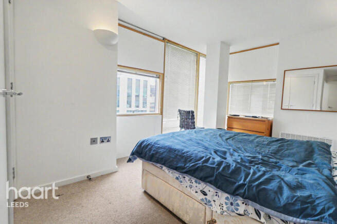 2 bed property, in Wellington Street, £200,000