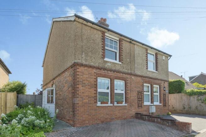 3 bed property, in Cockmount Lane, £495,000