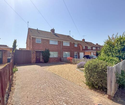 3 bed property, in Lents Way, £500,000