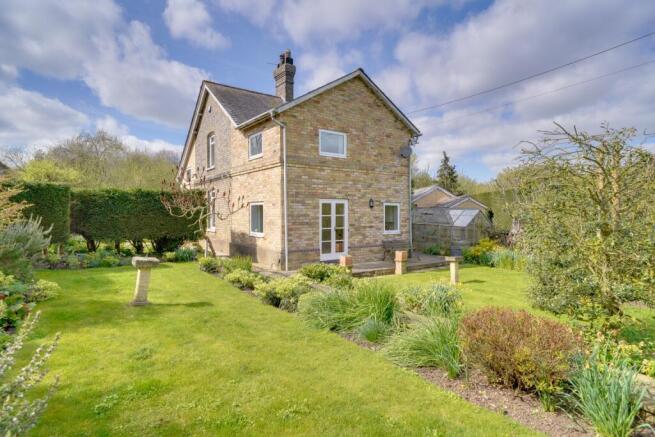 5 bed property, in Abbots Ripton, £595,000