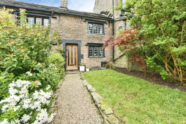 2 bed property, in Upper Hibbert Lane, £290,000