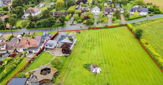 4 bed property, in 82 Barling Road, £600,000