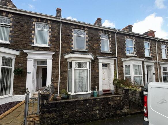 3 bed property, in Tunnel Road, £119,995