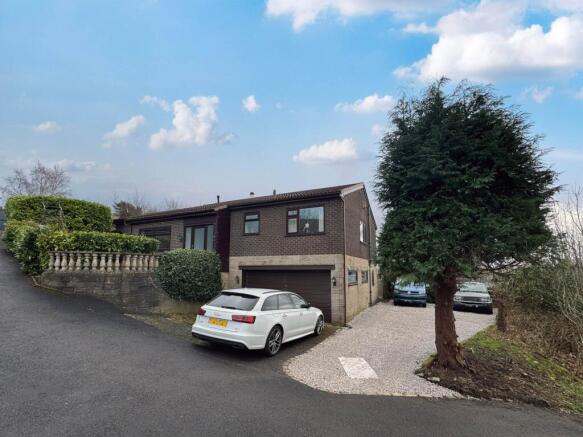 4 bed property, in Upper Cliff Hill, £499,950